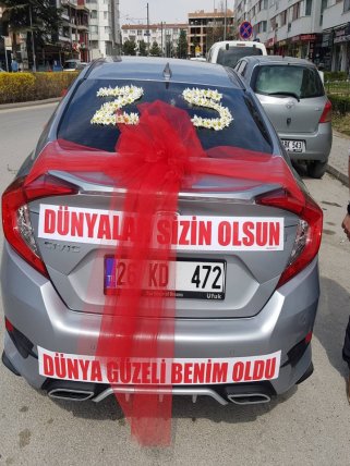 Papatya harfli bayraklı gelin arabası 