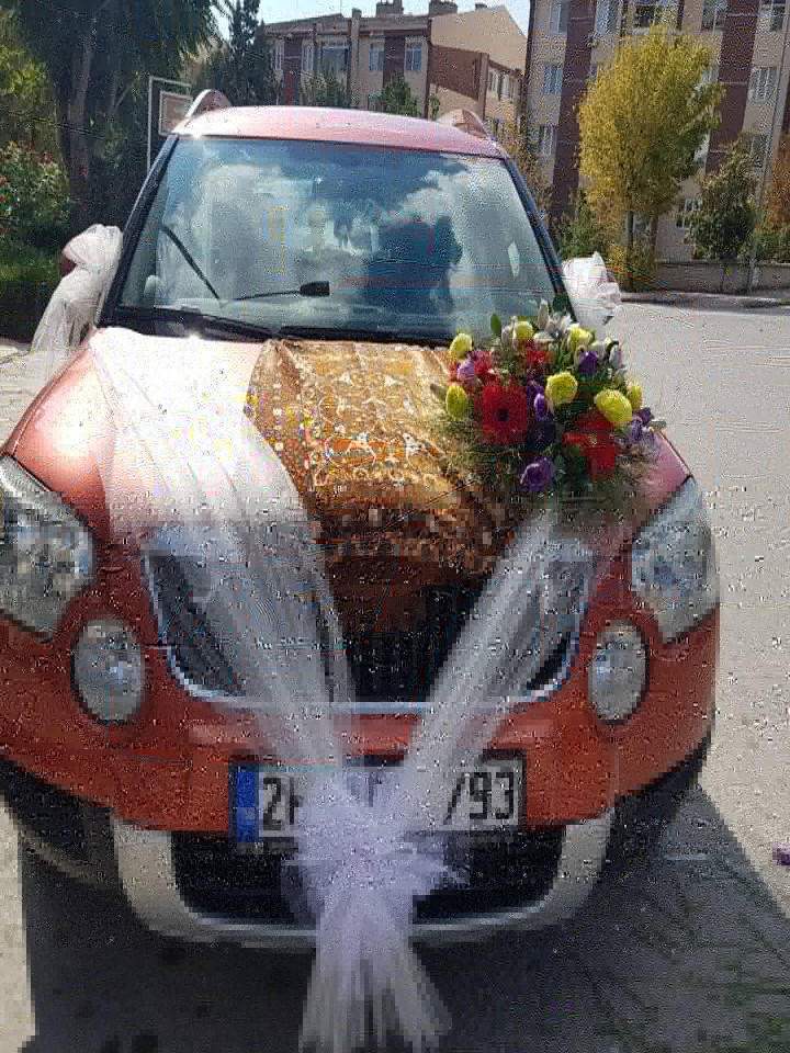 Kırmızı gelin arabası 