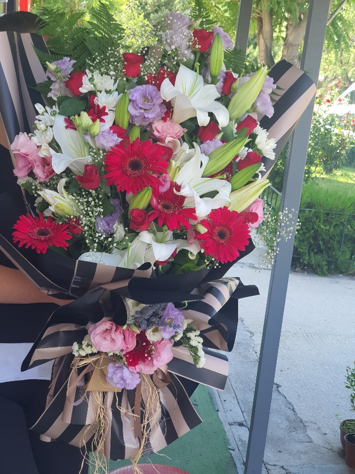 Rengarenk çiçek Buketi 