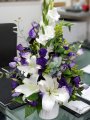 Çiçekçi - Mor Lisyantus ve Beyaz Kazablankalar